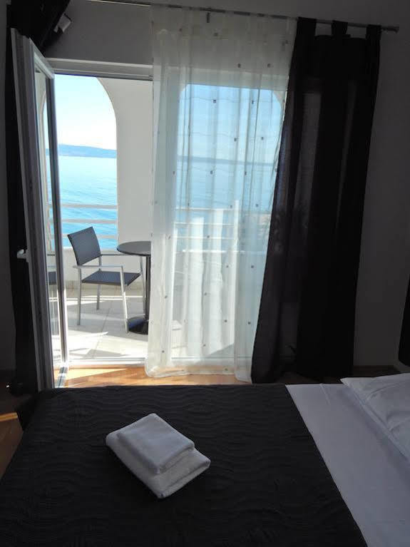 Sea Star Apartments โปดสตรานา ภายนอก รูปภาพ